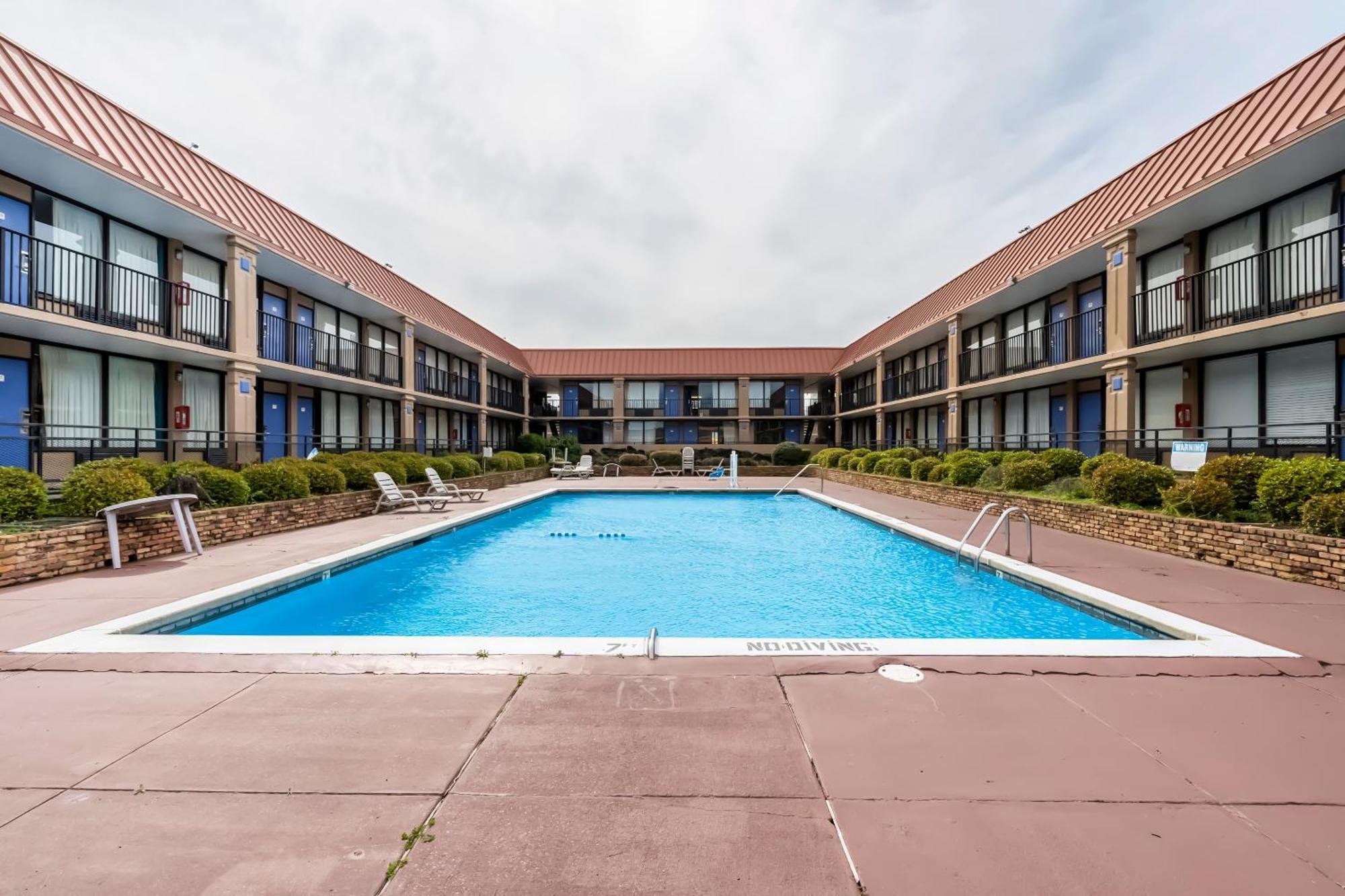 Oyo Hotel Bossier City La - Red River Exterior photo